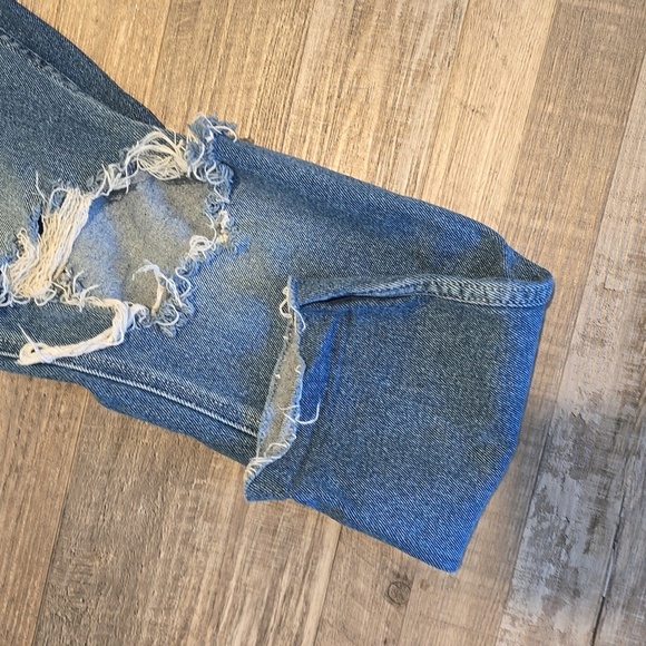 HOLLISTER| Slim straight Distressed Leg Denim Pants | Size 27 - Picture 7 of 10